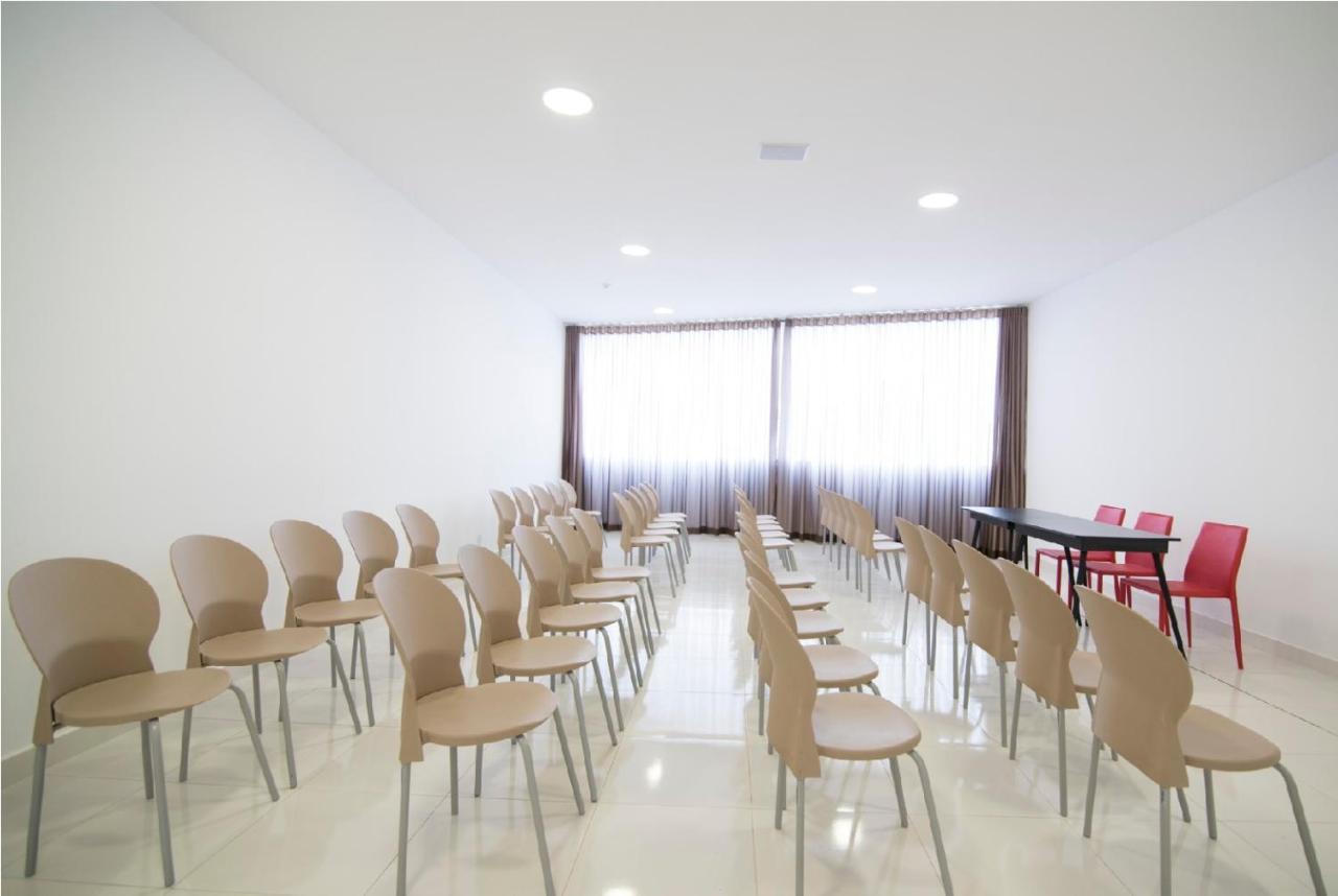 Hotel H2 Congonhas Congonhas  Luaran gambar The library